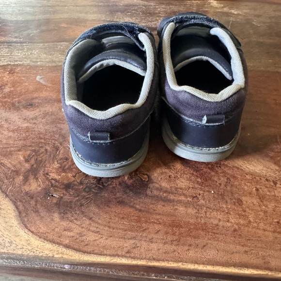 Stride Rite Shoes - Picture 2 of 3